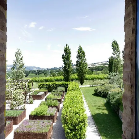 Landhaus Tenuta Santi Giacomo E Filippo *
