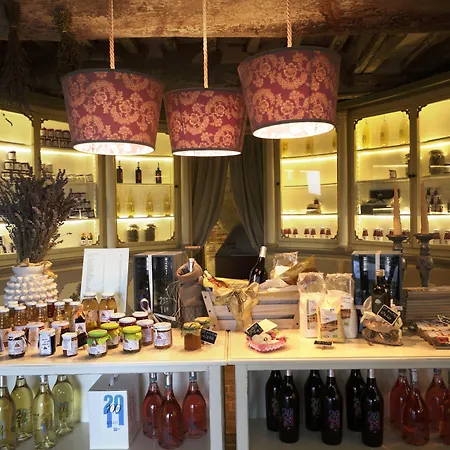 Tenuta Santi Giacomo E Filippo