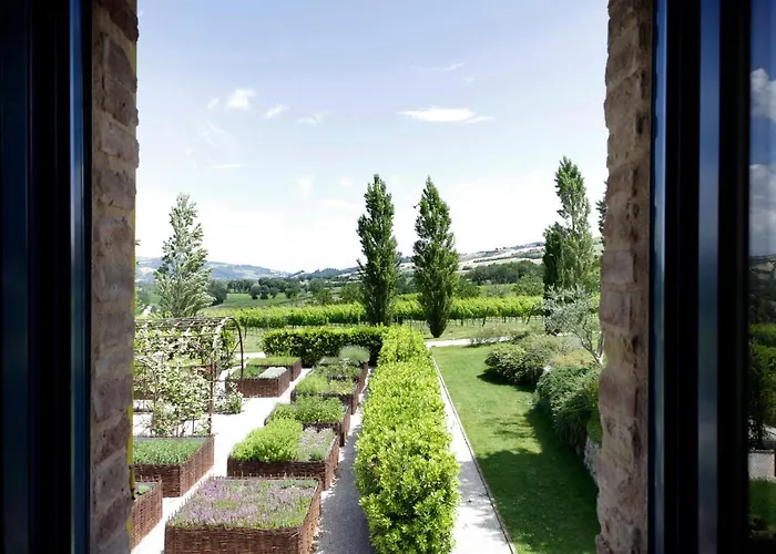 컨트리하우스 Tenuta Santi Giacomo E Filippo *