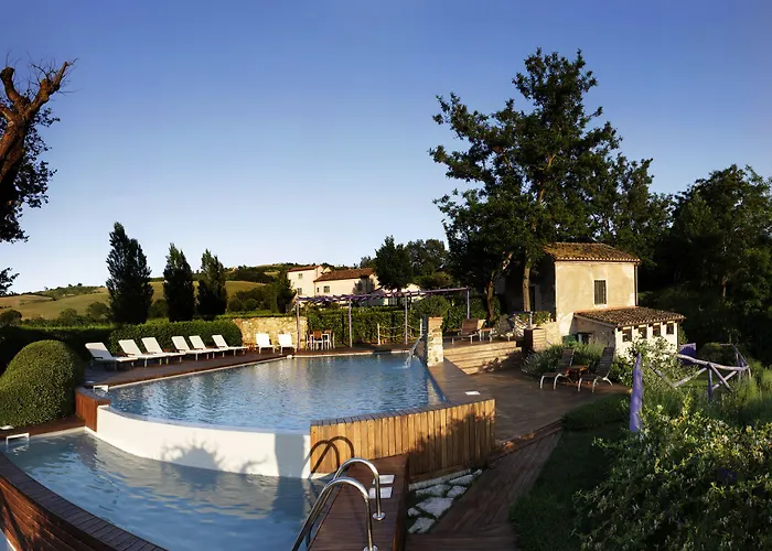 Tenuta Santi Giacomo E Filippo 우르비노