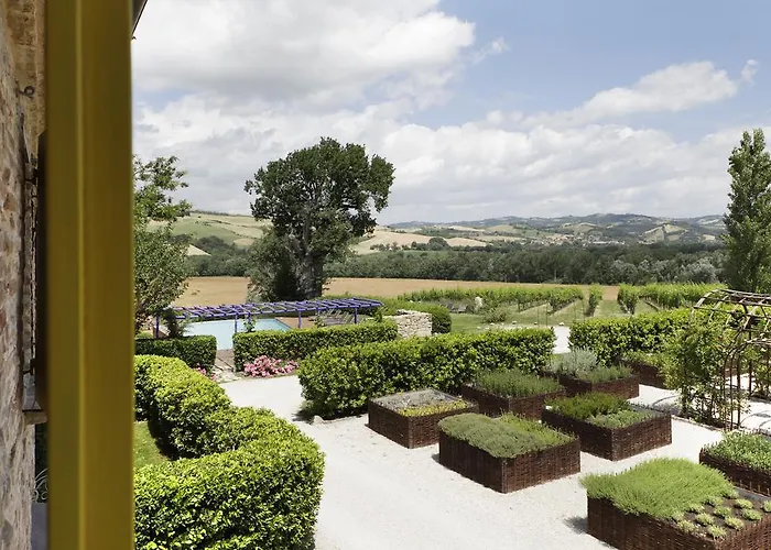 Tenuta Santi Giacomo E Filippo 우르비노